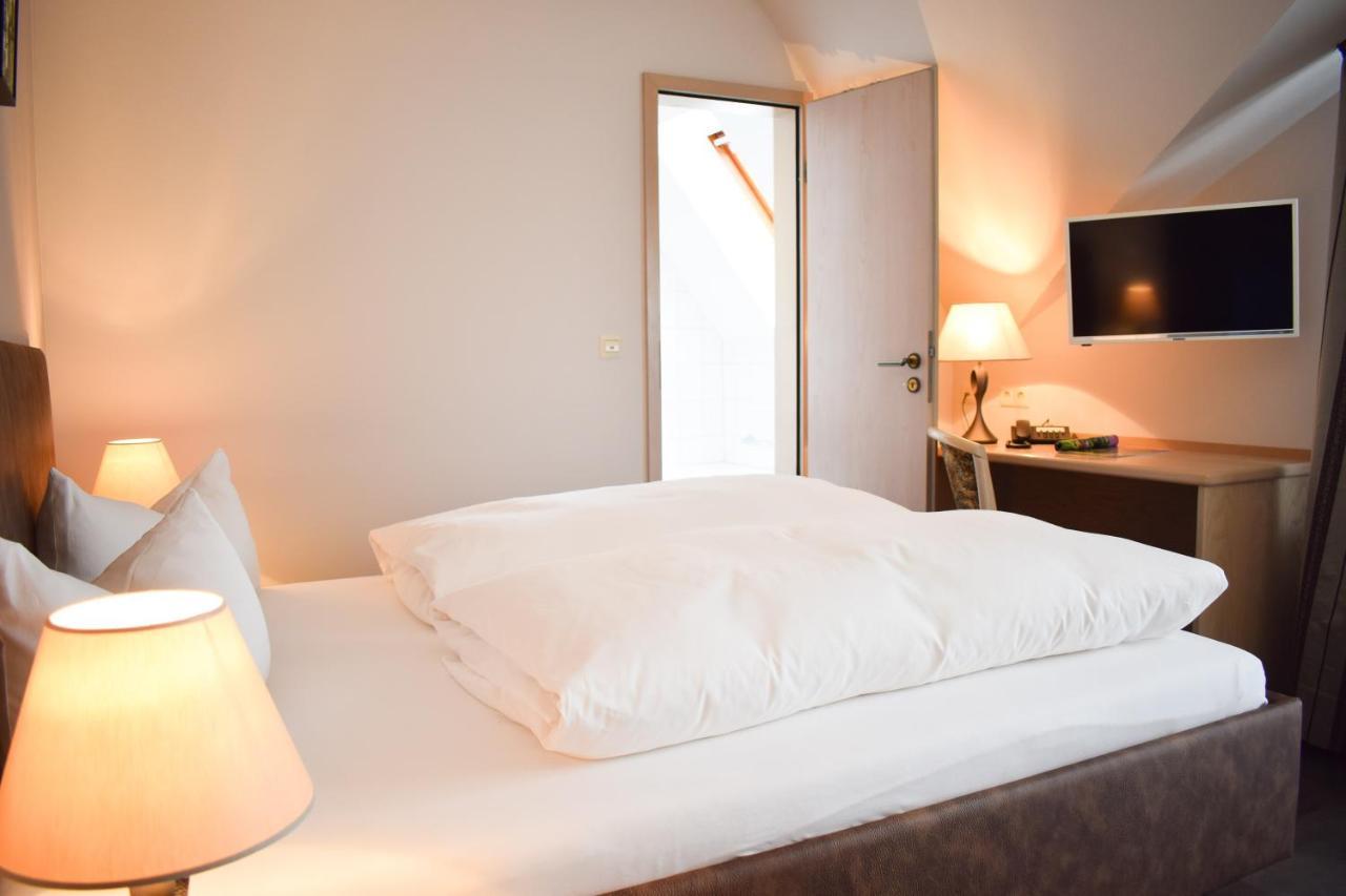 Castell Hotel & Restaurant Leinsweiler Εξωτερικό φωτογραφία
