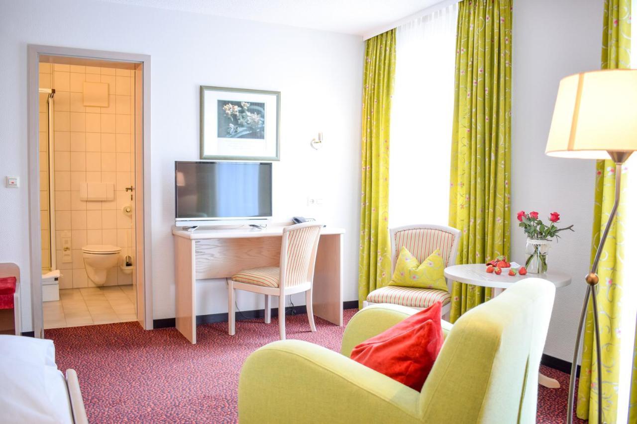 Castell Hotel & Restaurant Leinsweiler Εξωτερικό φωτογραφία