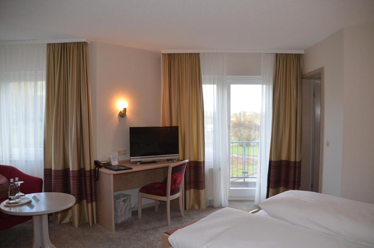 Castell Hotel & Restaurant Leinsweiler Εξωτερικό φωτογραφία