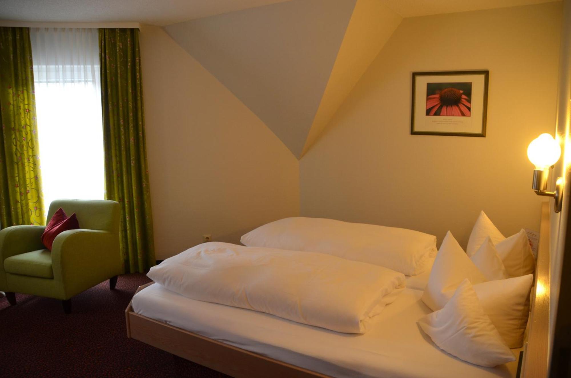 Castell Hotel & Restaurant Leinsweiler Εξωτερικό φωτογραφία